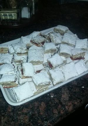 A picture of Puff Pastries with Guava.