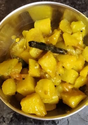 আলু পটলের চচ্চড়ি (aloo potol er chorchori recipe in Bengali) রেসিপির প্রধান ছবি