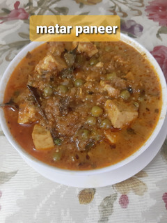 मटर पनीर सब्जी(matar paneer recipe in hindi) रेसिपी मुख्य फोटो