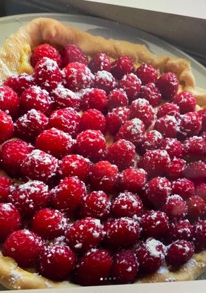 Une photo de Tarte aux framboises et crème pâtissière au citron 😋
