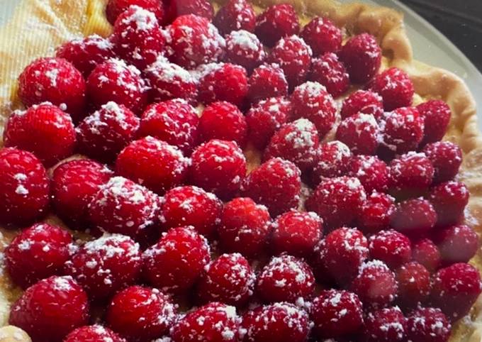 Tarte aux framboises et crème pâtissière au citron 😋