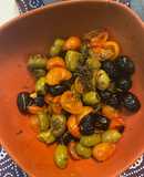 Mix de aceitunas y tomates cherry para picoteo