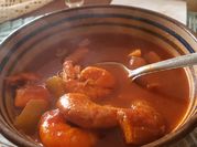 Una foto de sopa de menudo