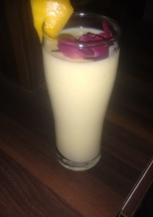 A picture of Mango shake.