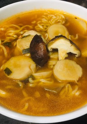 Hình của món Tô mì gói cứu đói.