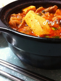 韩式猪肉泡菜辣汤。。(Kimchi ji-gae) ^^ 的食譜成品照片