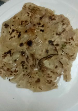 A picture of Onion Parantha.