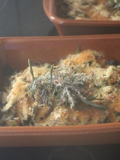 Una foto de Acelgas con habas y pistachos