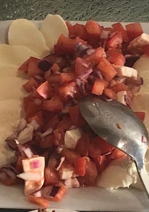 Mozzarellás paradicsomsaláta recept fotója
