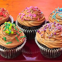 A picture of Super rich chocolate cupcakes.