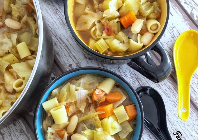 شوربة خضار بالكرنب 🍲