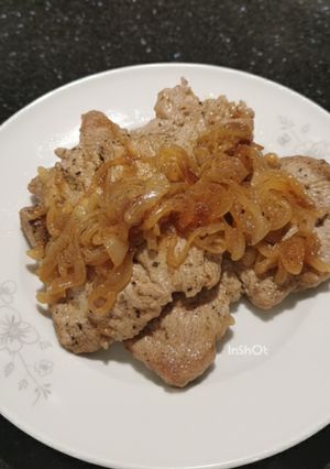 Una foto de Bistec de Cerdo con Cebolla Cristalizada