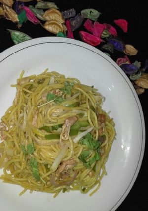 A picture of Chicken Chowmein.