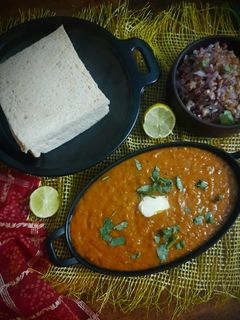 લેફ્ટ ઓવર સબ્જી પાવભાજી (Left Over Sabji Pav Bhaji Recipe In Gujarati) રેસીપી મુખ્ય ફોટો
