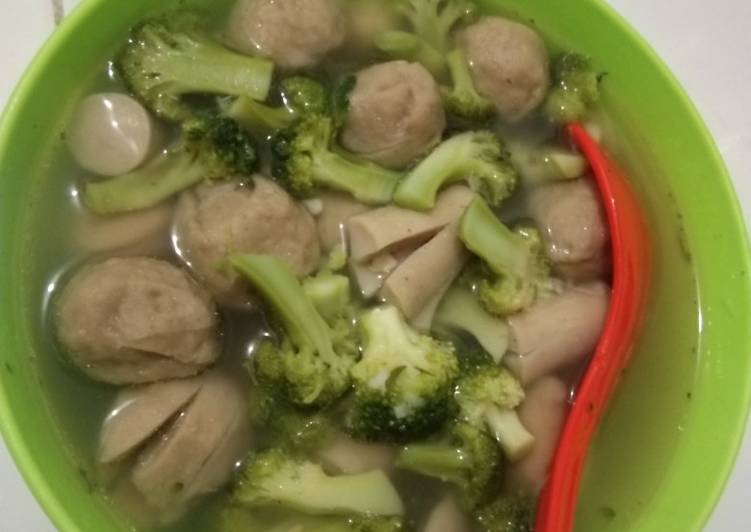Cara memasak Kuah bakso sosis sayur brokoli yang Lezat Sekali