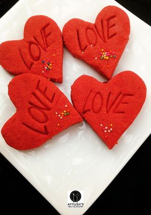 A picture of Valentine cookies.