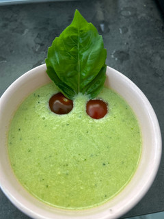 Una foto de Gazpacho de aguacate