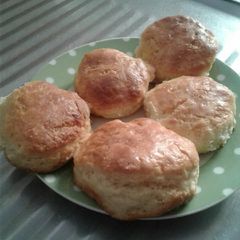 A picture of Delicious scones.