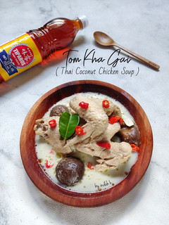 Foto resep Tom Kha Gai (Thai Coconut Chicken Soup) with Shitake Mushroom