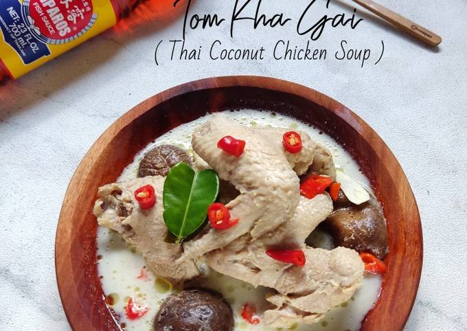 Tom Kha Gai (Thai Coconut Chicken Soup) with Shitake Mushroom