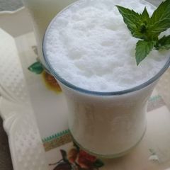 A picture of Meethi Lassi (sweet lassi).