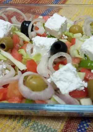A picture of Greek salad.