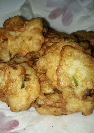 Una foto de Torrejas de arroz y cebollitas de verdeo sin tacc.