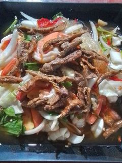 รูปของ ยำวุ้นเส้นกุ้งสดปลากรอบ