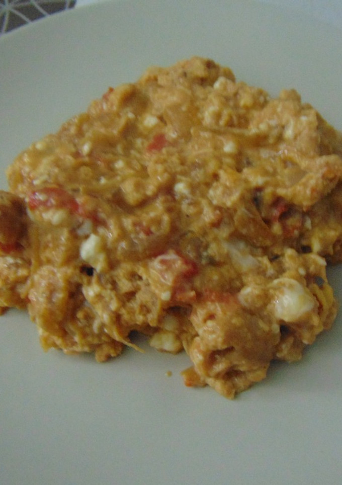 Una foto de 🇬🇷Revueltos de queso feta🧀 y tomate 🍅(Strapatsada)