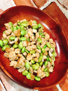生酮版香菇毛豆炒素肉丁(全素) 的食譜成品照片