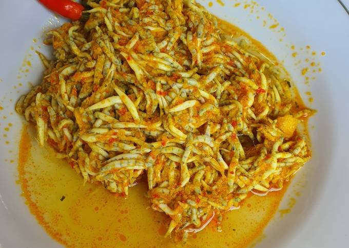 Ikan nasi(nike/penja) kuah kuning