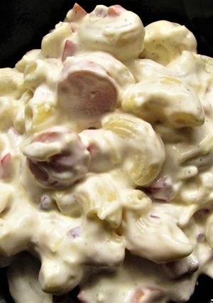 Egyszerű virslis tésztasaláta recept fotója