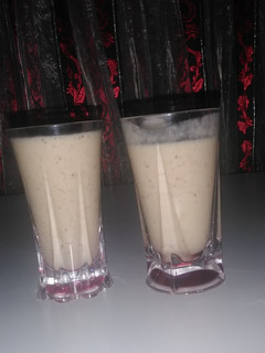 A picture of Banana and date smoothy.
