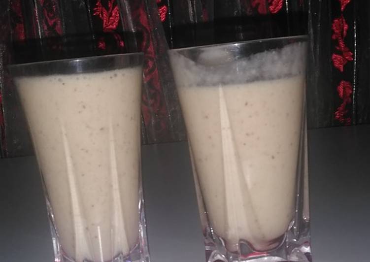 Recipe of Award-winning Banana and date smoothy