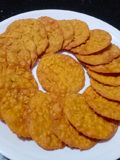 જીરા પૂરી (Jeera Poori Recipe In Gujarati) રેસીપી મુખ્ય ફોટો
