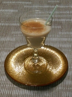 Una foto de Batido de plátano, harina de coco, kéfir y canela
