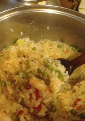 Una foto de Arroz Camarones y verduras