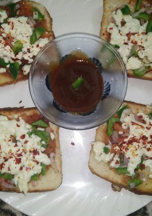 ब्रेड पिज़्ज़ा (Bread pizza recipe in hindi) रेसिपी मुख्य फोटो
