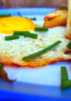 A picture of Garlic croutons in Wine toasted egg.