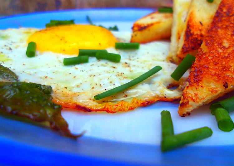 Garlic croutons in Wine toasted egg