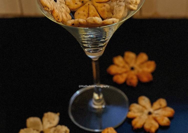 How to Prepare Perfect Flower Mathi