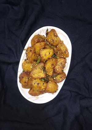 आलू मसाला फ्राई (Aloo Masala Fry recipe in hindi) रेसिपी मुख्य फोटो