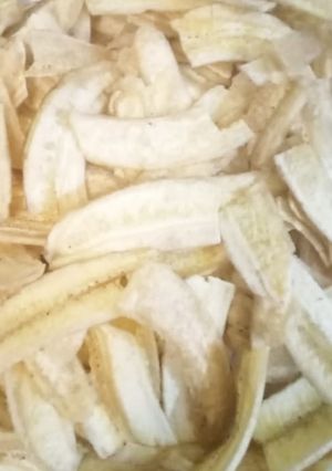 A picture of Banana fresh homemade chips.