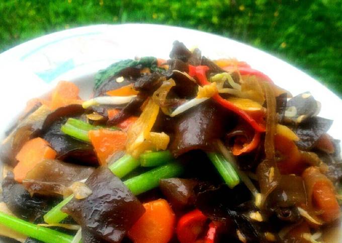 Yuk intip, Bagaimana cara buat Tumis kuping gajah pedas sajian Hari Raya  nagih banget
