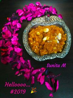 राजस्थानी मूंग दाल बादाम हलवा (Rajasthani moong dal badam halwa recipe in hindi) रेसिपी मुख्य फोटो