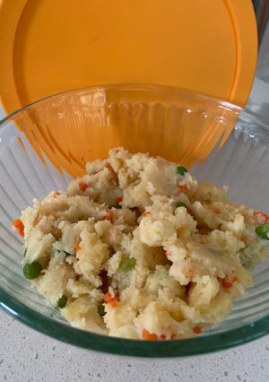 વેજ ઉપમા (Veg Upma Recipe In Gujarati) રેસીપી મુખ્ય ફોટો
