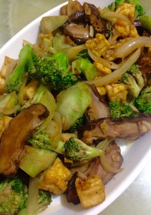 Foto resep Cah Jamur Brokoli Saus Tiram