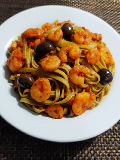 Una foto de Fettuccini de Espinaca con Salsa de camarones