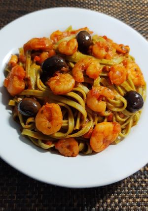 Una foto de Fettuccini de Espinaca con Salsa de camarones