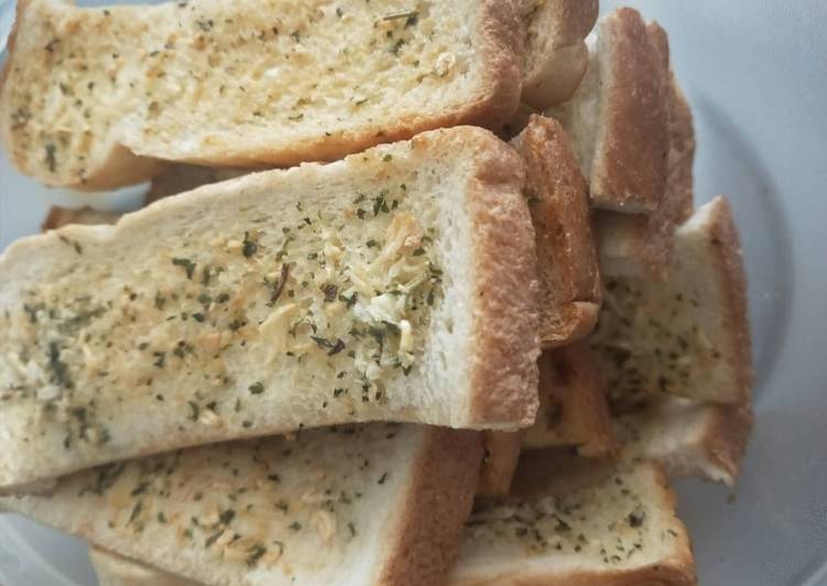 Cara Mudah Masak: Crunchy Garlic Bread Simple